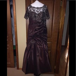 Gorgeous mother of the bride dress